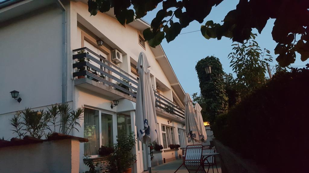 Guest House Major อารันเยโลวัคส์ ภายนอก รูปภาพ
